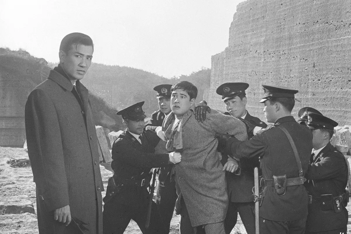 3.『四万人の目撃者』場面写真 4