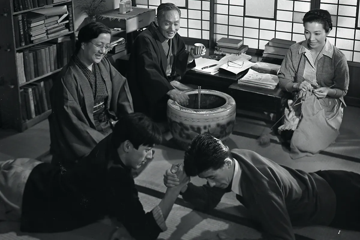 1.『雑居家族』場面写真 