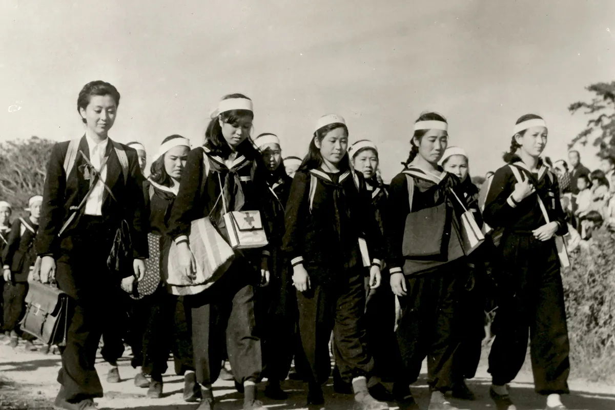 4.『ひめゆりの塔』場面写真