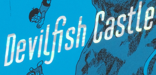 深海をイメージした漆黒のカバーに美麗な箔を施した特別感溢れる装幀！