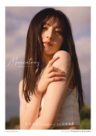 西潟茉莉奈 ファースト写真集『あの頃も今も』 | 書籍 | 小学館