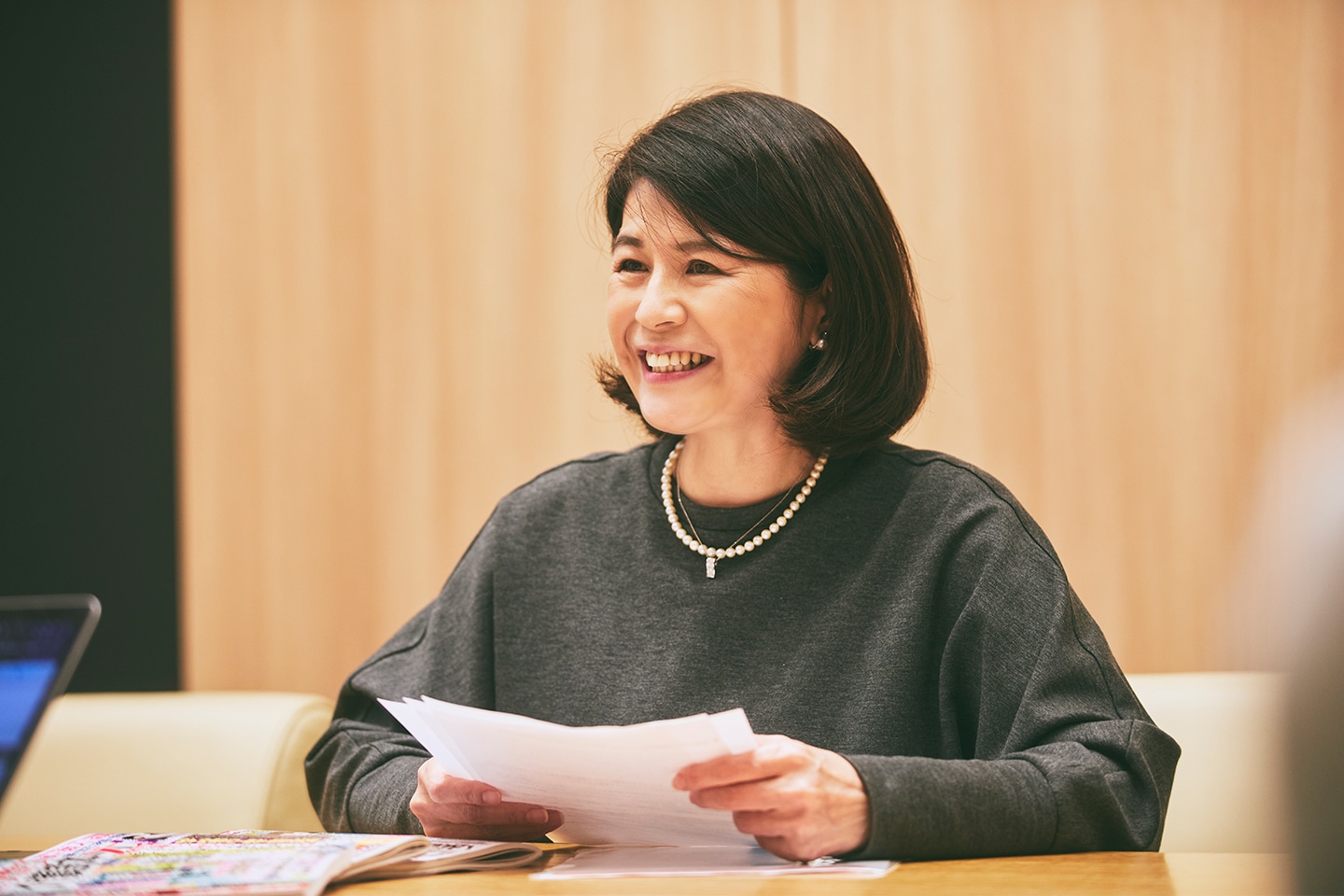 「私自身も親の介護がはじまり、自分と家族の健康やお金など、将来への不安を当事者としてリアルに感じるようになりました。介護の問題を1人で抱える辛さを実感したからこそ、なおさら読者の気持ちに寄り添い、本当に困っていることはなにか、役立つ情報はなにかを考え伝えていきたいと思っています」（関）